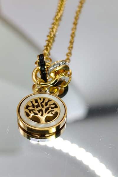 Naszyjnik złote drzewko