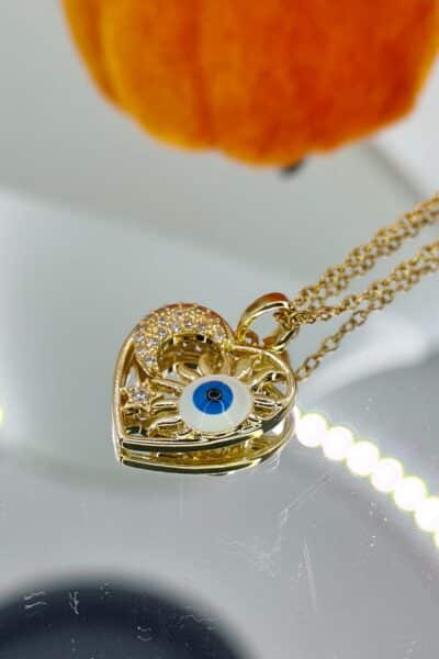 Celebrytka oko w sercu