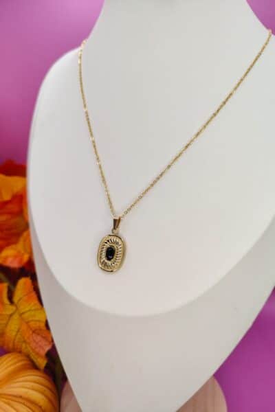 Celebrytka czarny kamień